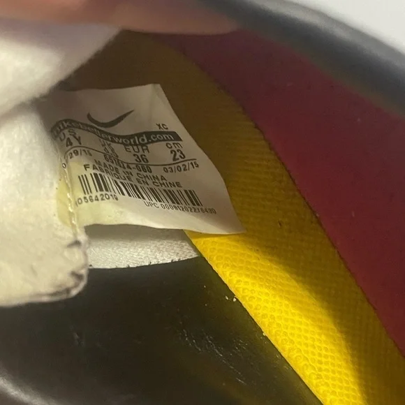 Nike Gray and Pink Soccer Cleats - Picture 5 of 5